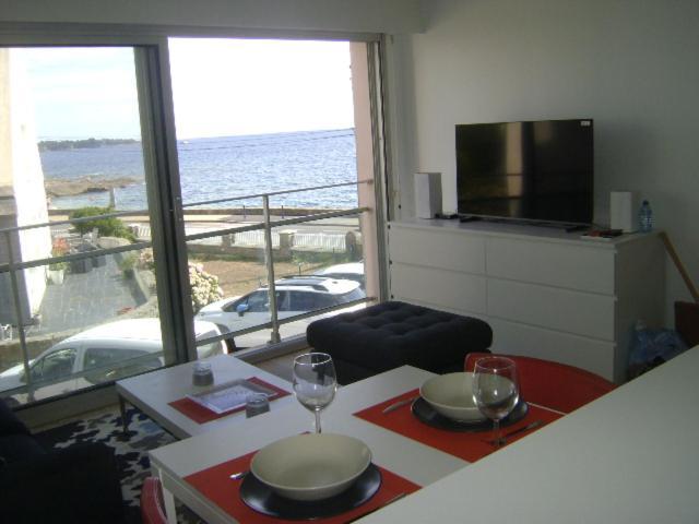 Votre Vue, La Mer, Les Bateaux !!! Wir Sprechen Flieben Deutsch, Touristentipps, We Speak English กงการ์โน ภายนอก รูปภาพ