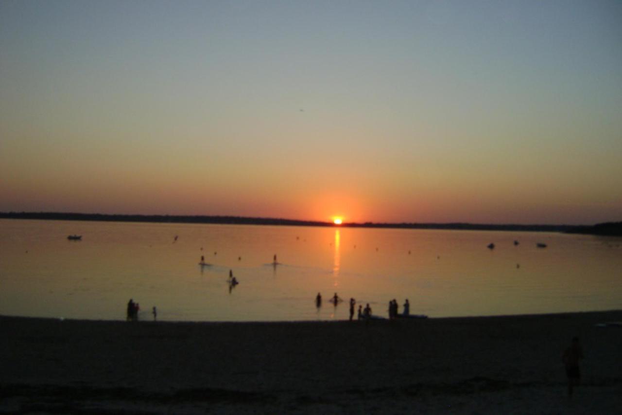 Votre Vue, La Mer, Les Bateaux !!! Wir Sprechen Flieben Deutsch, Touristentipps, We Speak English กงการ์โน ภายนอก รูปภาพ